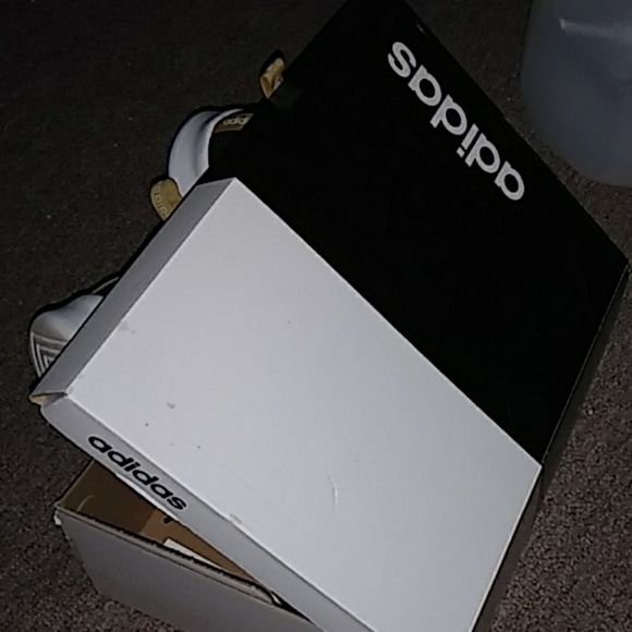 Adidas sneakers - Picture 3 of 3